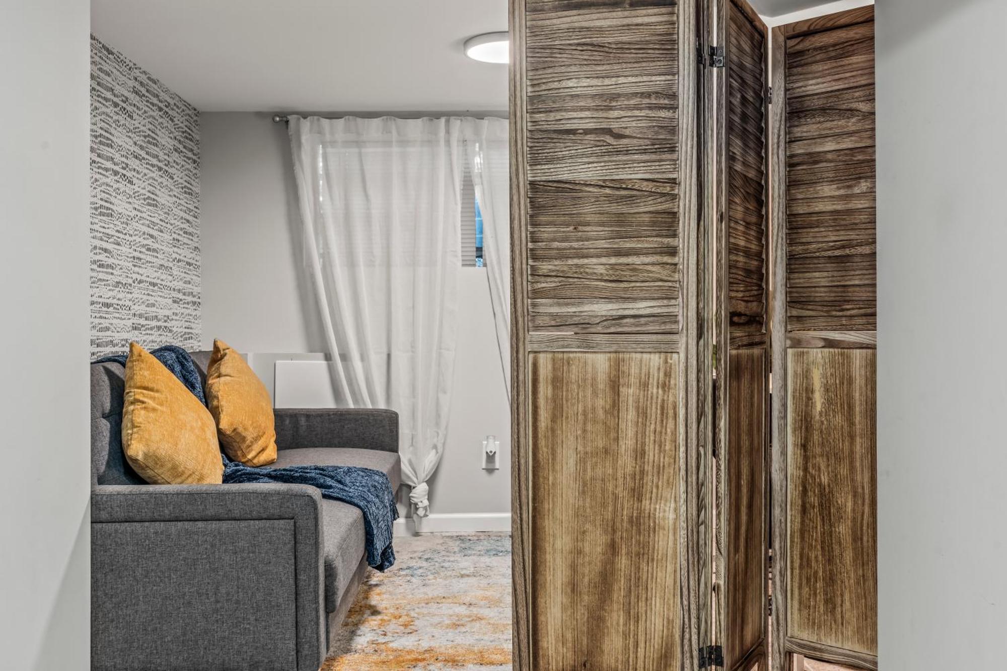 Uptown Gem! A Family Free Early Check-in! Philadelphia